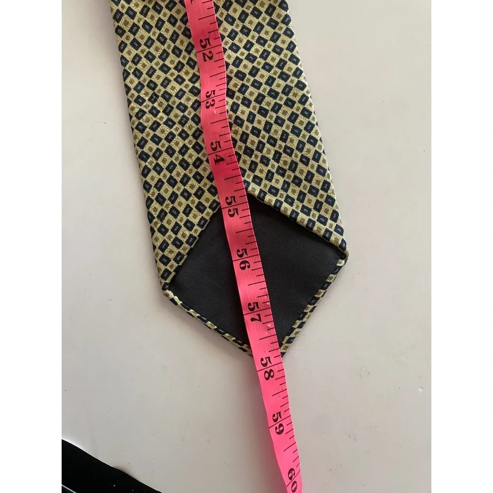GAP Mens Silk Necktie Gold Navy Blue Geometric Diamond Pattern Made in USA
